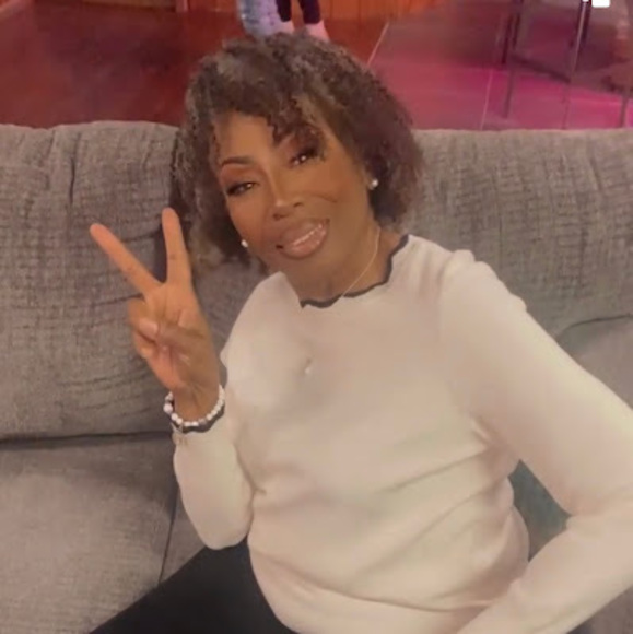 Meet your Posher, Juanita - Picture 1 of 1